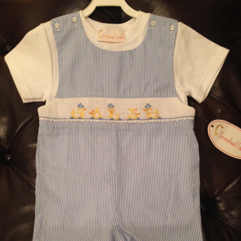 NWT 4t Precious, Smocked Giraffe outfit 💙